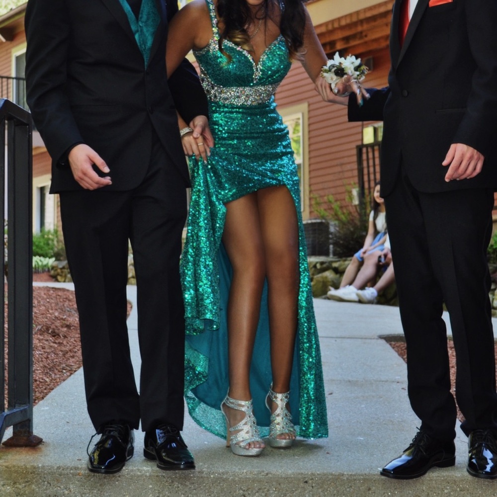 Prom dress - Picture 4 of 4